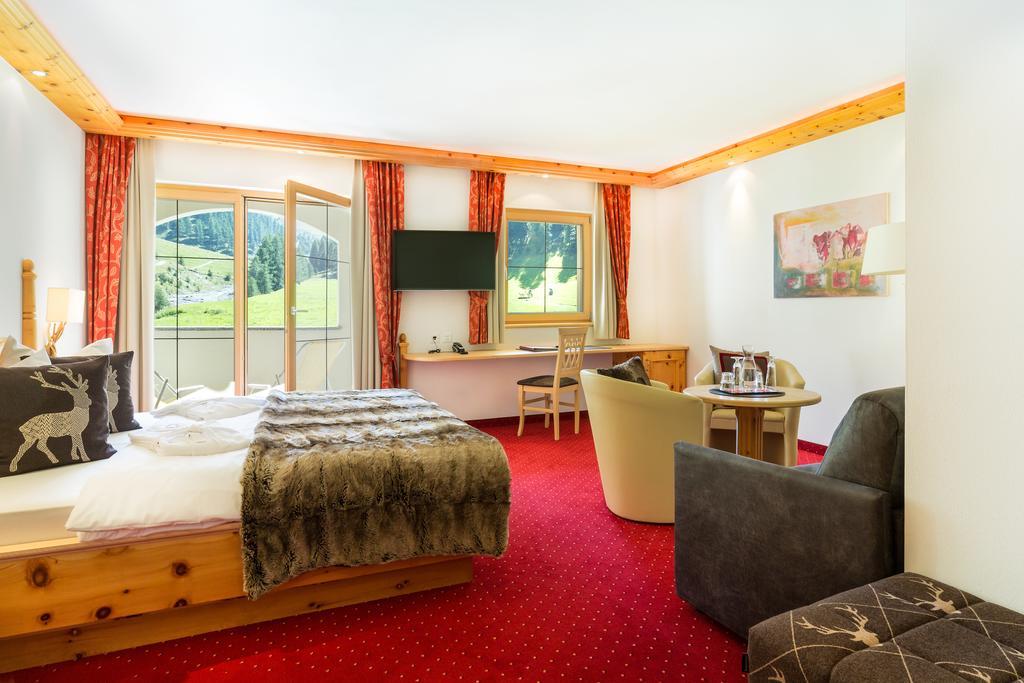 זאמנאון Chasa Castello Relax & Spa חדר תמונה